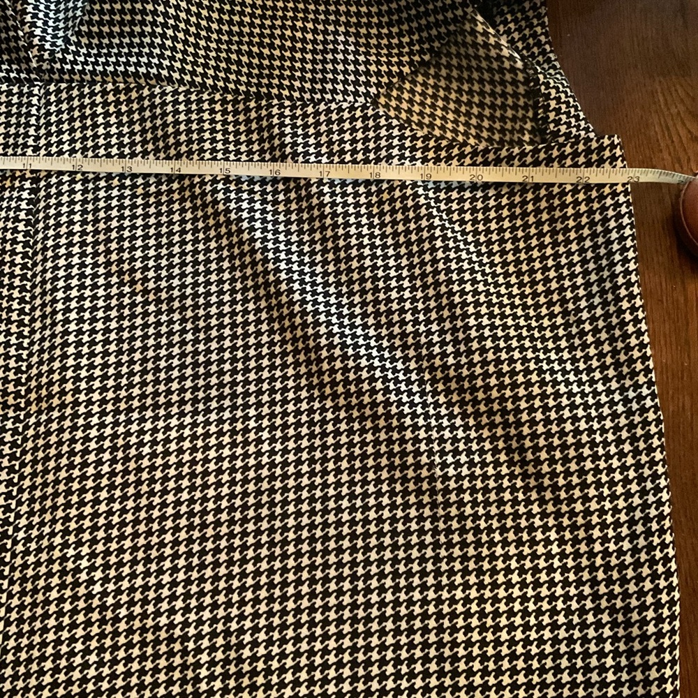 “CLUB MONACO” Tunic Style Black and White Dress. - Picture 12 of 14